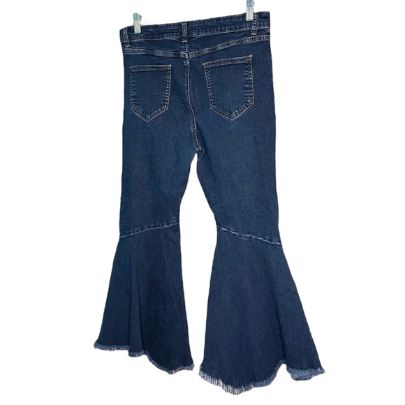 Zara Flare Bell Bottom Fray Hem Women's Jeans Size Large Blue Denim - Picture 4 of 5